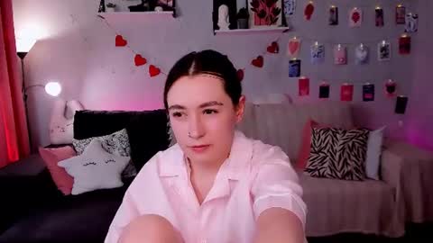 Polly online show from June 2026 09:19:02 AM