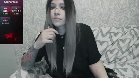 Snapshot of polly_wow chatting on April 2026 06:52:01 PM Polly online show from April 2026 06:52:01 PM