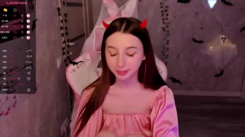       online show from October 2025 06:41:02 PM