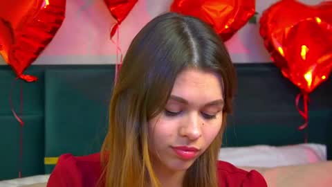 Polly online show from February 2025 02:04:01 AM