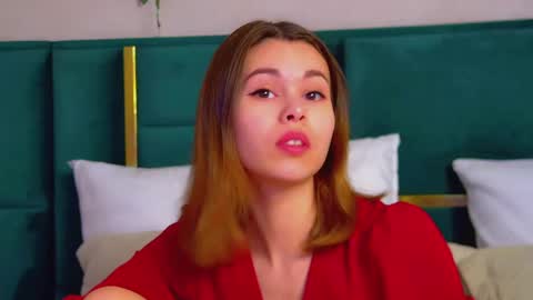 Polly online show from March 2025 06:51:02 PM