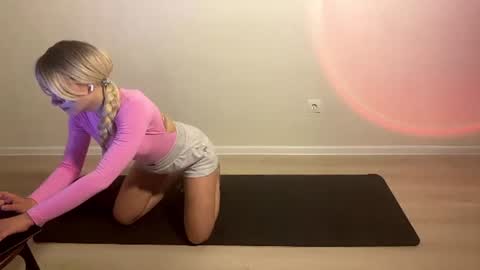 Polly online show from July 2026 01:46:02 PM