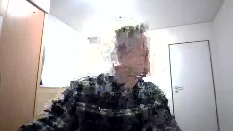 pommesmiteiscreme online show from January 2025 07:13:02 PM