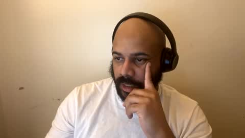 Snapshot of popfizzt chatting on March 2025 10:10:02 PM popfizzt online show from March 2025 10:10:02 PM