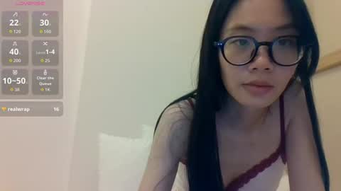 Poppyluvuuu online show from June 2026 12:33:01 PM