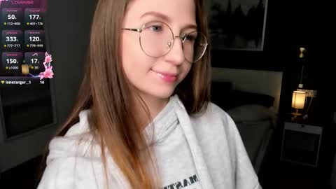 Elizabeth online show from October 2025 07:15:01 PM