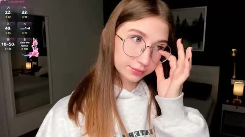 Elizabeth online show from October 2025 08:07:01 PM