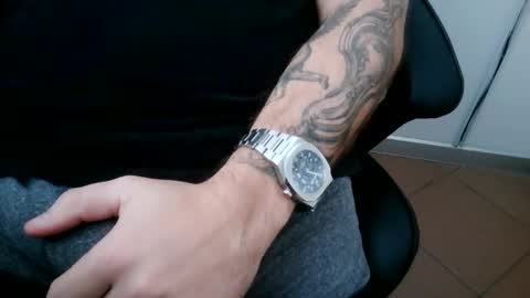 Snapshot of porw23 chatting on February 2026 07:56:02 AM porw23 online show from February 2026 07:56:02 AM