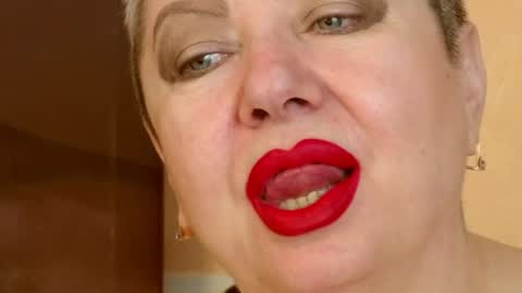 Snapshot of posh_lady chatting on May 2026 09:16:02 AM LADY POSH online show from May 2026 09:16:02 AM