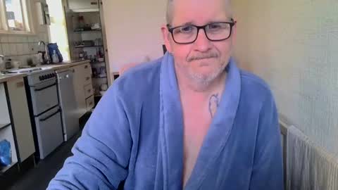 poshman65 online show from February 2026 12:46:01 PM