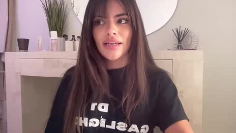 Snapshot of poutyselena chatting on October 2025 11:37:01 PM Selena online show from October 2025 11:37:01 PM