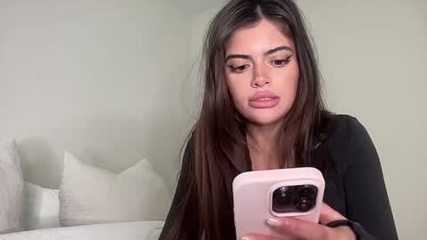 Selena online show from May 2026 10:28:01 PM