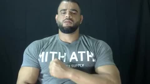 Snapshot of powerdmuscle chatting on April 2026 11:28:01 PM powerdmuscle online show from April 2026 11:28:01 PM