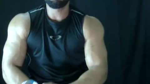 Snapshot of powerdmuscle chatting on April 2026 11:42:02 PM powerdmuscle online show from April 2026 11:42:02 PM