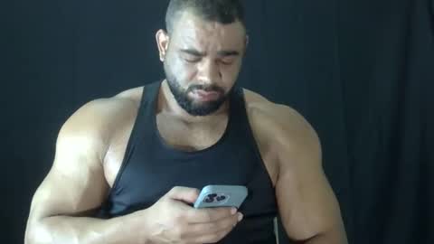 Snapshot of powerdmuscle chatting on May 2026 12:16:02 AM powerdmuscle online show from May 2026 12:16:02 AM
