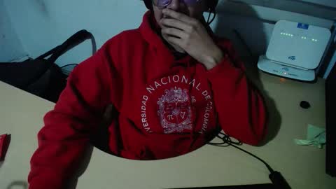 Snapshot of powerfulzeus2 chatting on November 2025 04:45:02 AM powerfulzeus2 online show from November 2025 04:45:02 AM