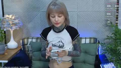 Lola online show from April 2026 05:21:01 AM