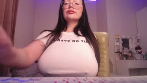 Snapshot of pr1ma chatting on March 2025 06:44:01 AM Lina online show from March 2025 06:44:01 AM