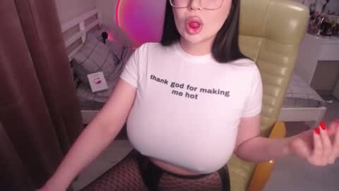 Snapshot of pr1ma chatting on March 2025 04:38:02 AM Lina online show from March 2025 04:38:02 AM