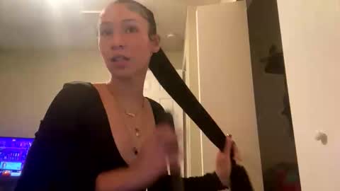 Snapshot of pr3ttynperla chatting on November 2025 10:31:02 PM pr3ttynperla online show from November 2025 10:31:02 PM