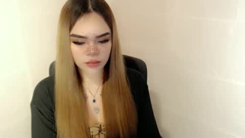 MAXXINE online show from April 2026 02:28:01 AM