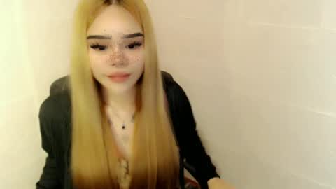 MAXXINE online show from June 2026 04:50:01 AM