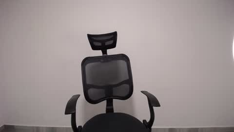 Snapshot of present_the_magic chatting on December 2024 05:40:02 AM Plux online show from December 2024 05:40:02 AM