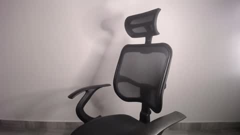 Snapshot of present_the_magic chatting on January 2025 05:26:02 AM Plux online show from January 2025 05:26:02 AM