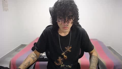 Snapshot of present_the_magic chatting on September 2025 12:24:02 AM Plux online show from September 2025 12:24:02 AM