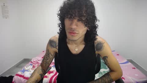 Snapshot of present_the_magic chatting on September 2025 07:08:02 PM Plux online show from September 2025 07:08:02 PM