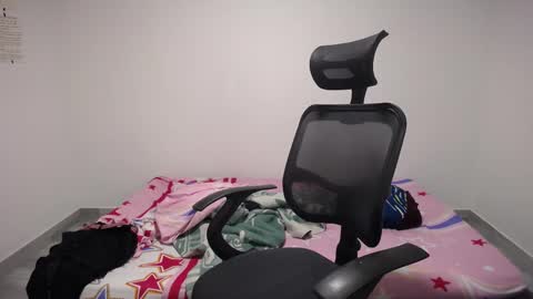 Snapshot of present_the_magic chatting on October 2025 02:09:01 AM Plux online show from October 2025 02:09:01 AM