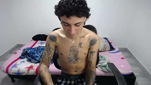 Snapshot of present_the_magic chatting on October 2025 03:58:01 PM Plux online show from October 2025 03:58:01 PM