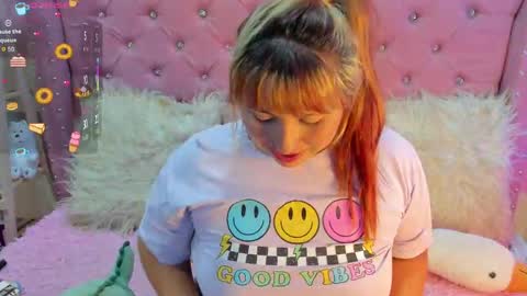 Snapshot of pretti__violet_ chatting on September 2025 03:09:02 AM Pretti Violet online show from September 2025 03:09:02 AM