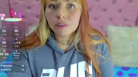 Snapshot of pretti__violet_ chatting on October 2025 01:39:02 AM Pretti Violet online show from October 2025 01:39:02 AM