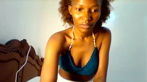prettie_petitee online show from July 2026 11:35:01 AM