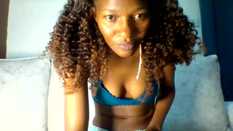 prettie_petitee online show from July 2026 08:40:01 AM
