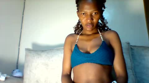 prettie_petitee online show from July 2026 06:32:02 AM