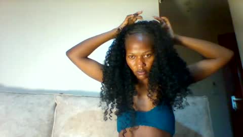 prettie_petitee online show from August 2026 07:02:02 AM