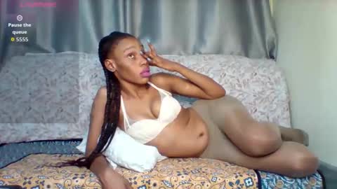 Snapshot of pretty253 chatting on February 2026 06:33:01 PM pretty253 online show from February 2026 06:33:01 PM