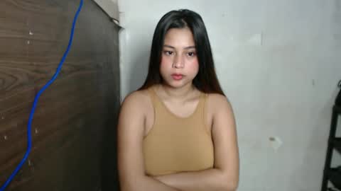 ELLA online show from October 2025 07:53:01 PM