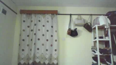 Snapshot of pretty_beib chatting on November 2025 05:19:01 PM Karol online show from November 2025 05:19:01 PM