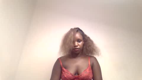 pretty_curvy99 online show from May 2026 06:13:01 PM