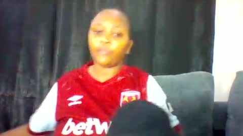 pretty_dee1 online show from May 2026 08:09:01 AM