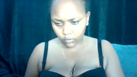 pretty_dee1 online show from May 2026 04:04:02 PM