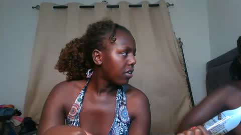 pretty_empress online show from August 2026 07:01:02 PM