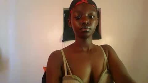 Snapshot of pretty_hearts chatting on March 2026 07:46:01 AM Shillah online show from March 2026 07:46:01 AM