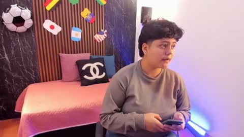 pretty_honey22 online show from June 2026 01:30:02 AM
