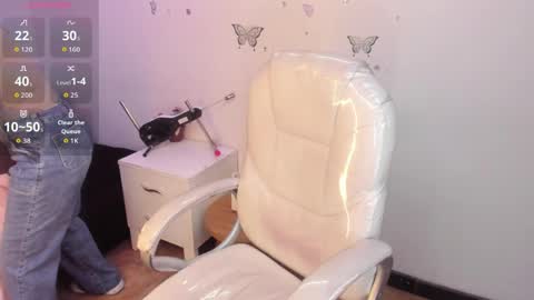 pretty online show from April 2026 11:32:01 AM