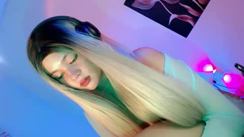 Flor online show from October 2025 05:36:02 AM