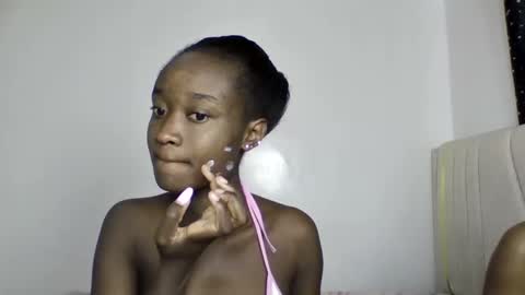 pretty luv1 online show from April 2026 10:16:01 AM